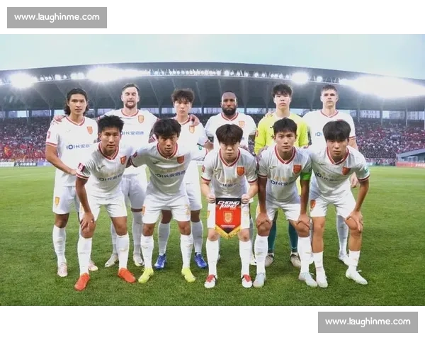 团结拼搏逆境突围以成功保级书写赛季新篇章为球队赢得未来希望